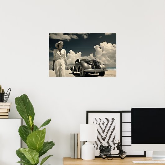 Poster Une femme en blanc se promenant sur la plage à Mia (Bureau à domicile)