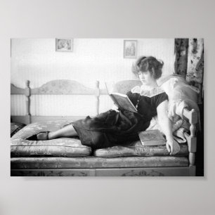 Poster Une femme lisant un livre, Vintage