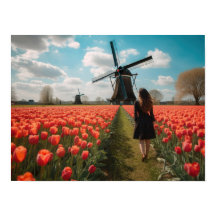 Une fille dans un champ de tulipe