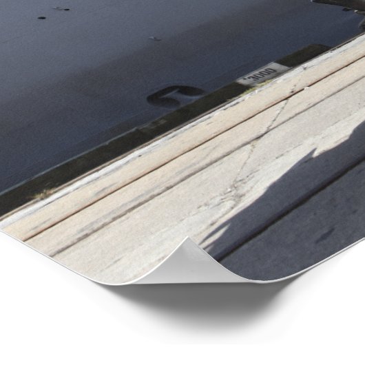 Poster Une grue monte un M998 Humvee (Coin)