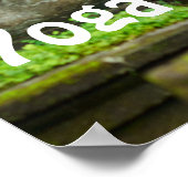 Poster Une jeune femme pratique le yoga (Coin)