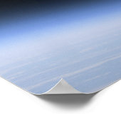 Poster Une lune géante visible au-dessus de l'atmosphère  (Coin)