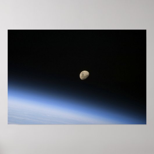 Poster Une lune géante visible au-dessus de l'atmosphère  (Devant)