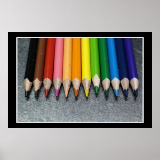 Poster Une rangée de crayons colorés. (Devant)