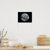 Poster Une Terre entièrement éclairée centrée sur l'Europ (Cuisine)
