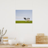 Poster Une vache laitière Holstein avec des taches en for (Cuisine)