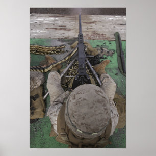 Poster US Marine tire une mitrailleuse de calibre M2 50