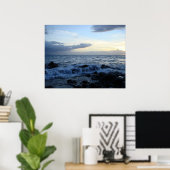 Poster Vagues qui roulent sur des roches de lave (Bureau à domicile)