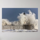 Poster Vagues S'Écrasant Contre Un Phare (Devant)