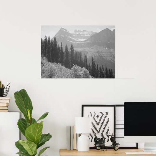Poster van zwarte en witte bomen en bergen (Thuiskantoor)
