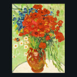 Poster Vase avec Cornflowers et Poppies, Van Gogh<br><div class="desc">Peinte en 1886, cette huile sur toile se caractérise par un parfait mélange de couleur et de brosse. Contre un arrière - plan bleu peint à peine, Van Gogh a peint un vase avec un bouquet de fleurs de maïs bleues intensément colorées, de pavots rouge vif et de marguerites blanches...</div>