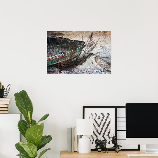 Poster Vieux bateau en bois peint abandonné sur la plage (Bureau à domicile)