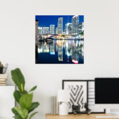 Poster View of skyline with reflection in water, Miami (Bureau à domicile)