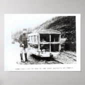 Poster Voiture d'ambulance sur l'un des chemins de fer lé (Devant)