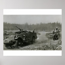 Voiture de reconnaissance et moto