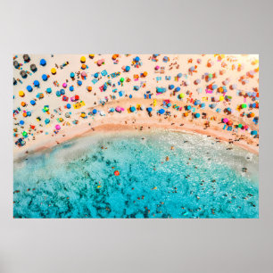 Poster Vue aérienne de la plage de sable avec des parasol