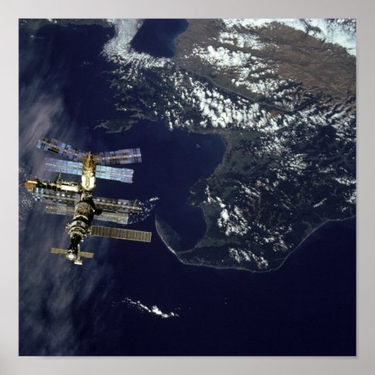 Poster Vue de la station spatiale Mir de Shuttle Atlantis (Devant)