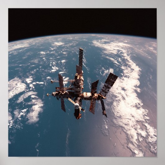 Poster Vue de la Station spatiale russe Mir de Discovery (Devant)