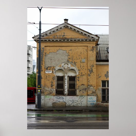 Poster Vue D'Un Ancien Bâtiment Négligé (Devant)