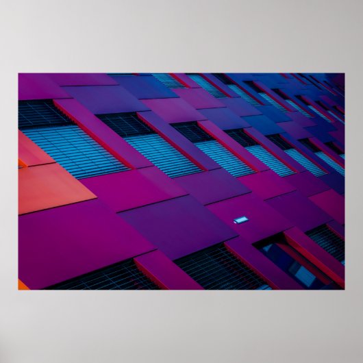 Poster Vue inférieure du bâtiment violet (Devant)