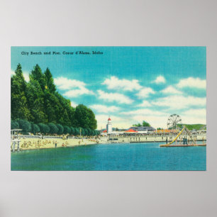 Poster Vue sur la plage et la jetée de la ville
