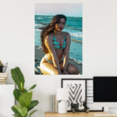 Poster Woman Posing By The Seaside (Bureau à domicile)