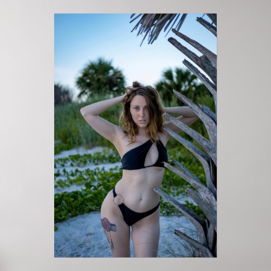 Poster Woman Posing On The Beach In A Black Bikini (Devant)