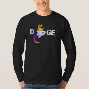 postkoetswerk aan de "Moon Crypto Meme" met bril e T-shirt