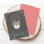 Pot à fleurs Chalkboard Couple's Shower Invitation<br><div class="desc">L'invitation Couple's Shower comprend une casserole à fleurs et des bordures d'angle tourbillonnant contre un arrière - plan motif en damier et un motif à pois rose foncé à l'arrière. C'est une invitation parfaite pour une douche d'été ou de printemps. Consultez les éléments de Fête des mariées / Mariage correspondants...</div>