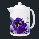 Pot De Thé Pansé Violet<br><div class="desc">Commencez votre journée avec ces jolies pansies violettes pendant que vous dégustez votre thé du matin !</div>