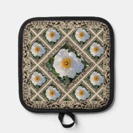 Pot Holder met Matilija Poppies Pannenlap