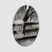 Poteau de but de golf de disque dans la neige (devant)