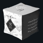 Pouf Élégant 75e anniversaire de Mariage de diamant<br><div class="desc">Célébrez le 75e anniversaire du mariage de diamant avec ce pouf élégant! Le lettrage noir et blanc élégant avec des diamants stylisés sur des arrière - plans blancs, noirs et gris alternant ajoute une touche mémorable pour cette occasion spéciale et cette étape importante. Customisez avec le nom du couple, les...</div>