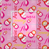 Poupées russes tissu typographique rouge rose (Carreau)