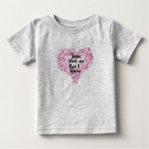 T-shirt "Jesus loves me" gris.