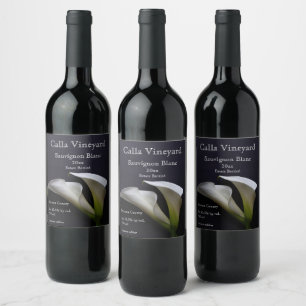 Pour Bouteilles De Vin Calla est allongée sur un Étiquette arrière - plan
