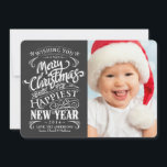 Pour Fêtes Annuelles Whimsal Chalkboard Joyeux Cartes photos de Noël<br><div class="desc">Postage correspondant : Arrière - plan noir de style pub rustique avec cadre art déco élégant, et typographie de mot de style art rétro dans le métro. Ajoutez simplement votre photo de famille ou photo de bébé préférée et customisez les noms et l'année. Cliquez sur le bouton Personnaliser pour modifier...</div>