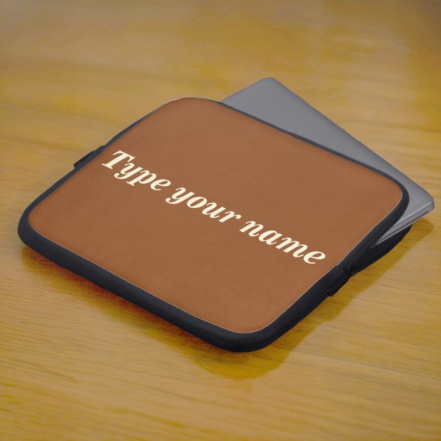 Pour Ordinateur Portable Votre nom sur housse de laptop marron (Brown laptop sleeve with your name)