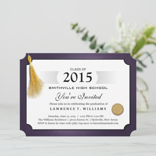 Pourpre et invitation d'obtention du diplôme de (Debout devant)