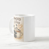 Powered by Coffee – Schattigee Panda Funny Mug Koffiemok (Voorkant links)