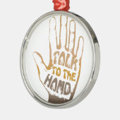 Praat tegen de hand metalen ornament (Links)