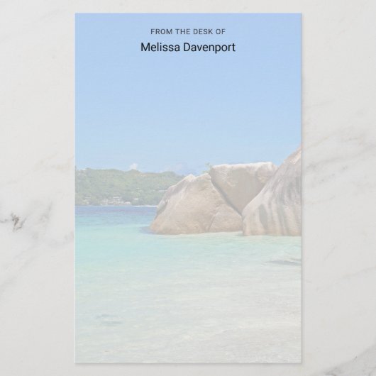 Prachtig Tropisch Zee met een Rocky Beach Briefpapier (Voorkant)