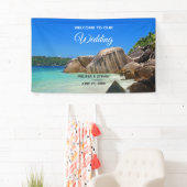 Prachtig Tropisch Zee met een Rocky Beach bruiloft Spandoek (Insitu)