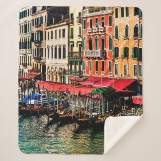 Prachtig uitzicht van de waterstraat en oude gebou sherpa deken