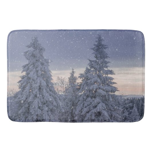 Prachtig winterlandschap als het sneeuwt badmat (Voorkant)