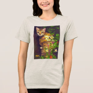 Prachtige Abyssiniaanse kat in een midnight Garden Tri-Blend Shirt