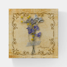 prachtige beige bloemen met naam
