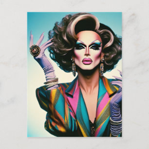 Prachtige Drag Queen in een kleurrijke jas Briefkaart