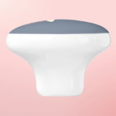 Prachtige Golden Dragonfly op Branch Against Grey Keramische Knop