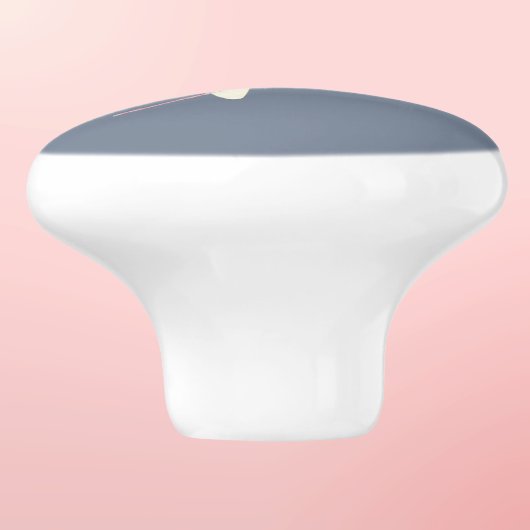 Prachtige Golden Dragonfly op Branch Against Grey Keramische Knop